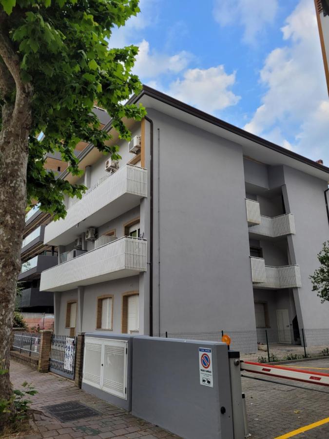 Villa Sonia Apartment & Rooms Lignano Sabbiadoro Zewnętrze zdjęcie